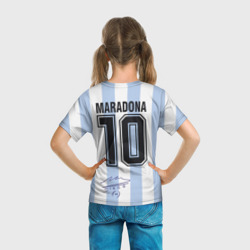 Футболка с принтом Diego Maradona 10 — автограф для ребенка, вид на модели сзади №3. Цвет основы: белый
