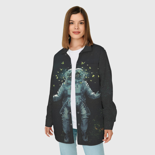 Женская рубашка oversize 3D с принтом Космонавт и бабочки в космосе, фото на моделе #1