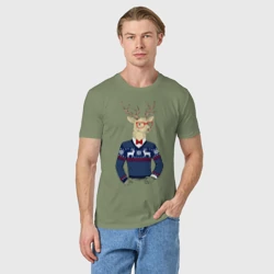 Мужская футболка хлопок Hipster Deer в свитере - Новогодний Олень Хипстер - фото 2
