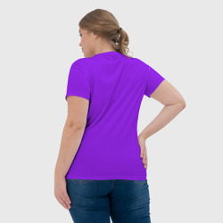 Футболка с принтом Фиолетовый для женщины, вид на модели сзади №3. Цвет основы: белый