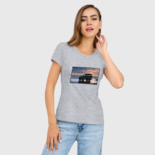 Женская футболка хлопок Slim Land Rover Defender на закате, цвет меланж - фото 3