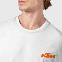 Футболка с принтом KTM КТМ для мужчины, вид на модели спереди №4. Цвет основы: белый