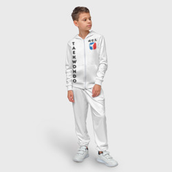 Костюм с принтом Тхэквондо Taekwondo для ребенка, вид на модели спереди №2. Цвет основы: белый