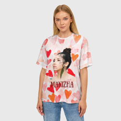 Женская футболка oversize 3D Manizha на фоне сердечек - фото 2