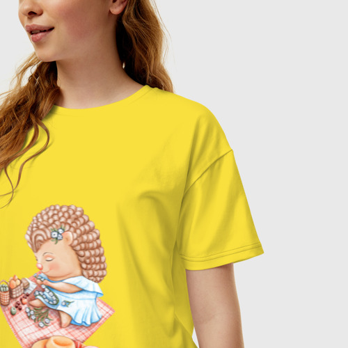 Женская футболка хлопок Oversize с принтом Девушка-ежик плетет венок, фото на моделе #1