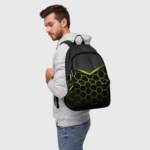Рюкзак 3D с принтом Зеленые соты в виде брони, фото на моделе #1
