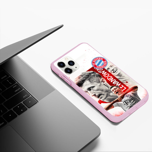 Чехол для iPhone 11 Pro Max матовый Роберт Левандовски Бавария, цвет розовый - фото 5