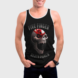 Майка с принтом Five Finger Death Punch 5FDP для мужчины, вид на модели спереди №2. Цвет основы: белый