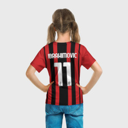 Футболка с принтом Ибрагимович Милан 2021-2022 для ребенка, вид на модели сзади №3. Цвет основы: белый
