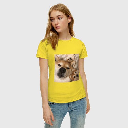 Женская футболка хлопок с принтом Мем про собак, фото на моделе #1