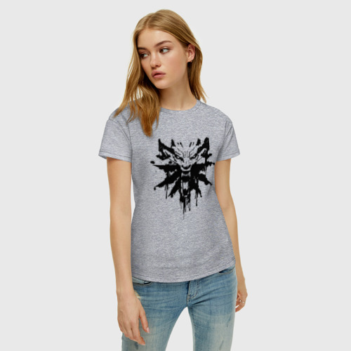 Женская футболка хлопок с принтом The Witcher подтеки лого, фото на моделе #1
