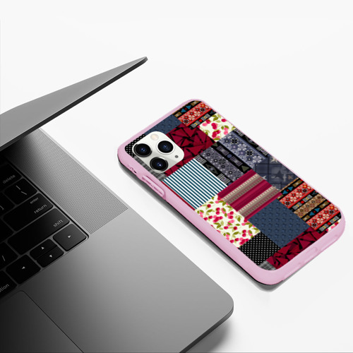 Чехол для iPhone 11 Pro Max матовый Деревянные отделочные пэчворк узоры, цвет розовый - фото 5