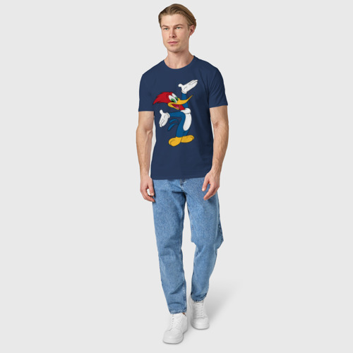 Мужская футболка хлопок Дятел Вуди позирует, цвет темно-синий - фото 5
