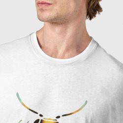 Футболка с принтом Акварельная пчела для мужчины, вид на модели спереди №4. Цвет основы: белый