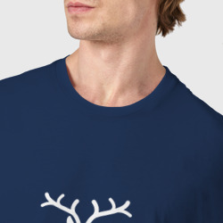 Футболка с принтом Hunting deer club для мужчины, вид на модели спереди №4. Цвет основы: темно-синий