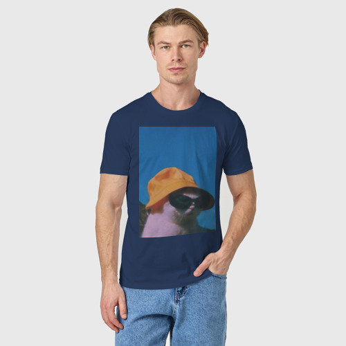Мужская футболка хлопок Котик в панаме и очках, цвет темно-синий - фото 3