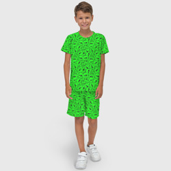 Детский костюм с шортами 3D Черепа на кислотно-зеленом фоне - фото 2