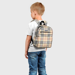 Рюкзак с принтом Клетчатый принт в стиле Burberry для ребенка, вид на модели спереди №2. Цвет основы: белый