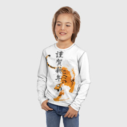 Лонгслив с принтом Китайский тигр с иероглифами для ребенка, вид на модели спереди №2. Цвет основы: белый