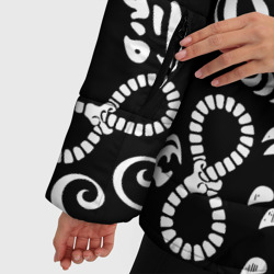 Куртка с принтом Токийские мстители логобомбинг Tokyo Revengers logobombing для женщины, вид на модели спереди №4. Цвет основы: черный