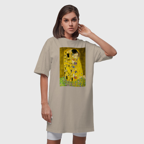 Платье-футболка хлопок Поцелуй картина Климта, цвет миндальный - фото 5