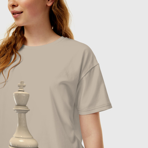 Женская футболка хлопок Oversize с принтом Шахматная фигура Белый король, фото на моделе #1