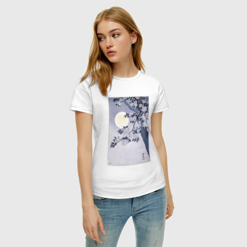 Женская футболка хлопок с принтом Охара Косон Цветущая вишня в лунную ночь 1932, фото на моделе #1