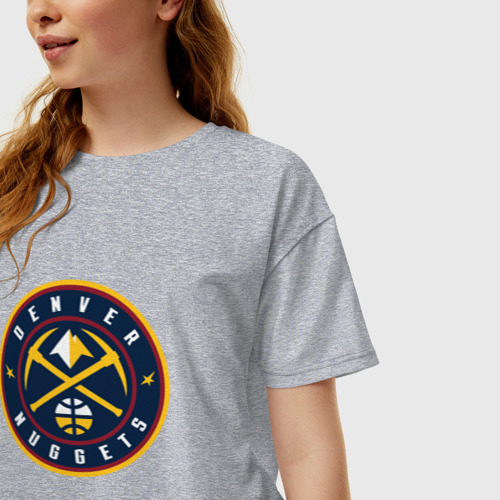 Женская футболка хлопок Oversize с принтом Денвер Наггетс логотип, фото на моделе #1