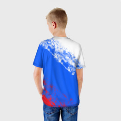 Футболка с принтом Флаг РФ триколор для ребенка, вид на модели сзади №2. Цвет основы: белый