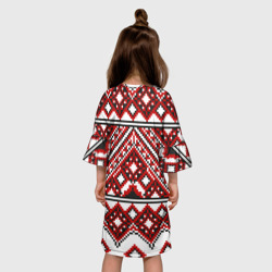 Платье с принтом Русский узор, геометрическая вышивка для ребенка, вид на модели сзади №2. Цвет основы: белый