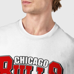 Футболка с принтом Chicago Bulls NBA для мужчины, вид на модели спереди №4. Цвет основы: белый