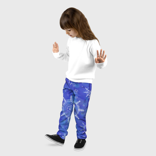Детские брюки 3D Белые простые снежинки на синем фоне, цвет 3D печать - фото 3