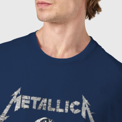 Футболка с принтом Metallica - thrash metal! для мужчины, вид на модели спереди №4. Цвет основы: темно-синий