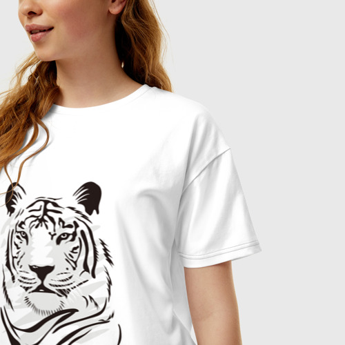 Женская футболка хлопок Oversize с принтом Тигр черно-белый, фото на моделе #1