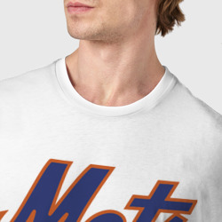 Футболка с принтом New York Mets для мужчины, вид на модели спереди №4. Цвет основы: белый