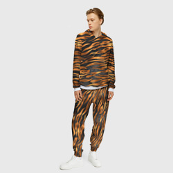 Костюм с принтом В шкуре тигра для мужчины, вид на модели спереди №2. Цвет основы: белый