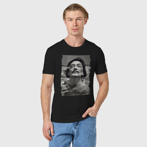Мужская футболка хлопок Сальвадор Дали и море, цвет черный - фото 3