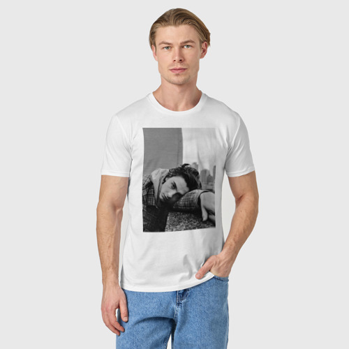 Мужская футболка хлопок Шаламе черно белое фото на фоне города, цвет белый - фото 3