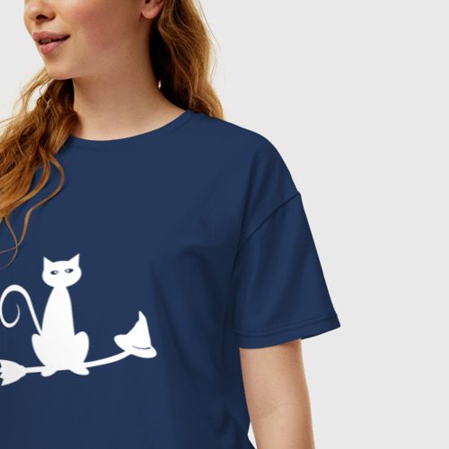 Женская футболка хлопок Oversize Кошка на метле, цвет темно-синий - фото 3