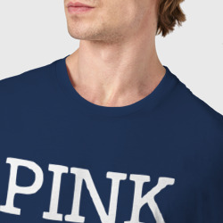 Футболка с принтом Pink Floyd - Пинк флойд логотип для мужчины, вид на модели спереди №4. Цвет основы: темно-синий