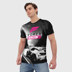 Футболка с принтом Forza Horizon 5 - night race для мужчины, вид на модели спереди №2. Цвет основы: белый