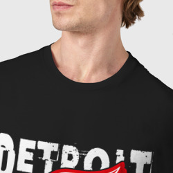Футболка с принтом Детройт Ред Уингз Detroit Red Wings для мужчины, вид на модели спереди №4. Цвет основы: черный