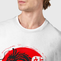 Футболка с принтом Ниндзя дракон Япония для мужчины, вид на модели спереди №4. Цвет основы: белый