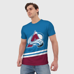 Футболка с принтом Colorado Avalanche, Колорадо Эвеланш для мужчины, вид на модели спереди №2. Цвет основы: белый