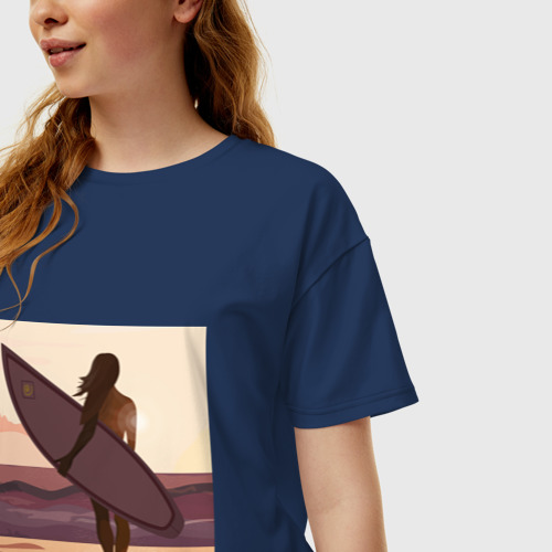 Женская футболка хлопок Oversize с принтом Девушка-серфер, фото на моделе #1
