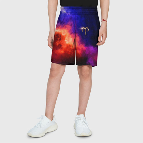 Детские спортивные шорты 3D с принтом ОВЕН - знак в космосе, вид сбоку #3
