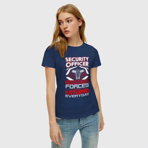 Женская футболка хлопок с принтом Сотрудник охраны Ежедневная борьба с тупостью, фото на моделе #1