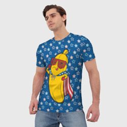 Футболка с принтом Банан в звездах для мужчины, вид на модели спереди №2. Цвет основы: белый