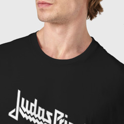 Футболка с принтом Judas Priest Рок кот для мужчины, вид на модели спереди №4. Цвет основы: черный