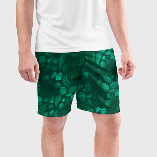 Мужские шорты спортивные с принтом Яркие зеленые листья, фото на моделе #1